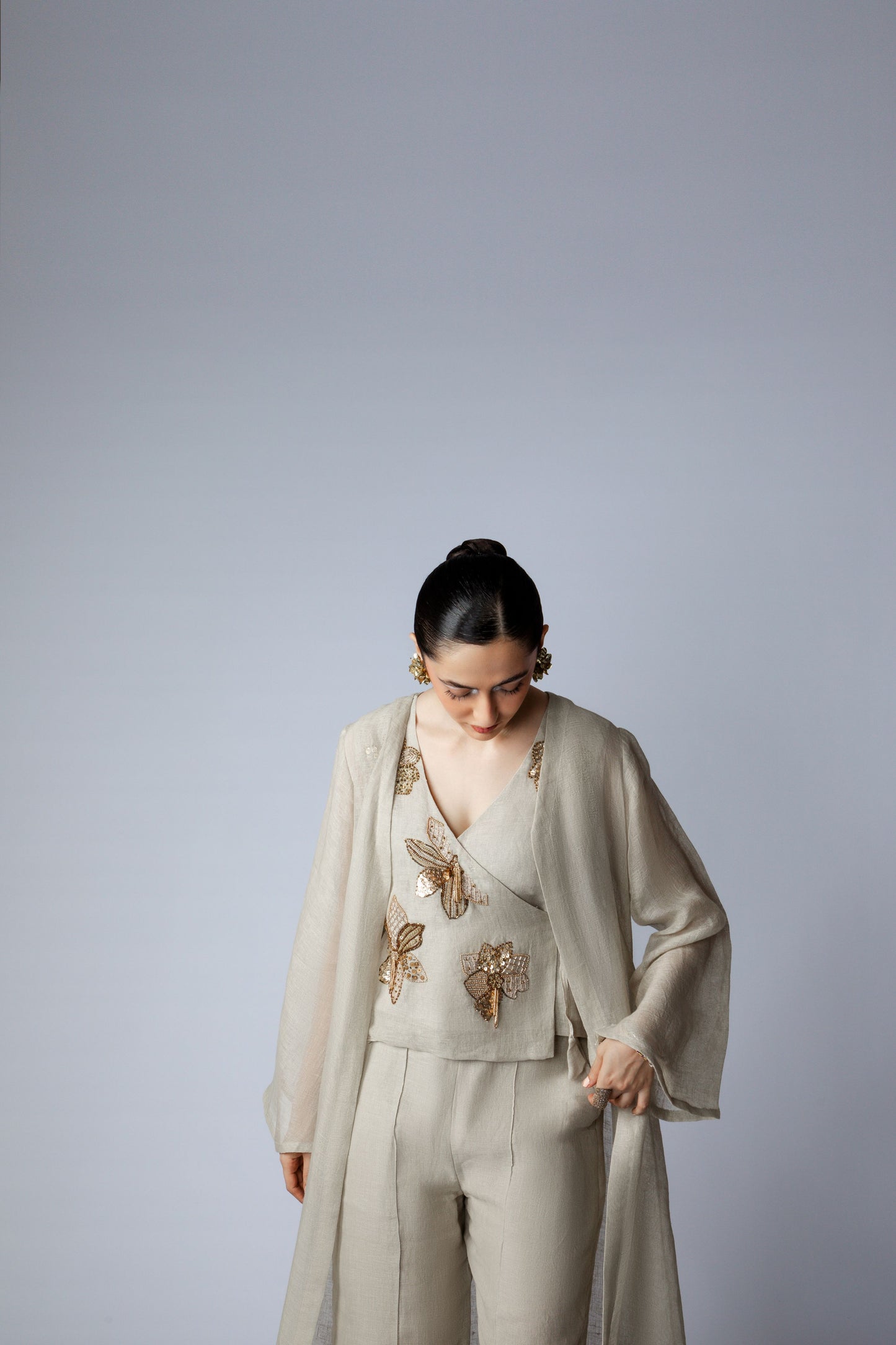 CHILLUMINATED W Shrug Set - Beige