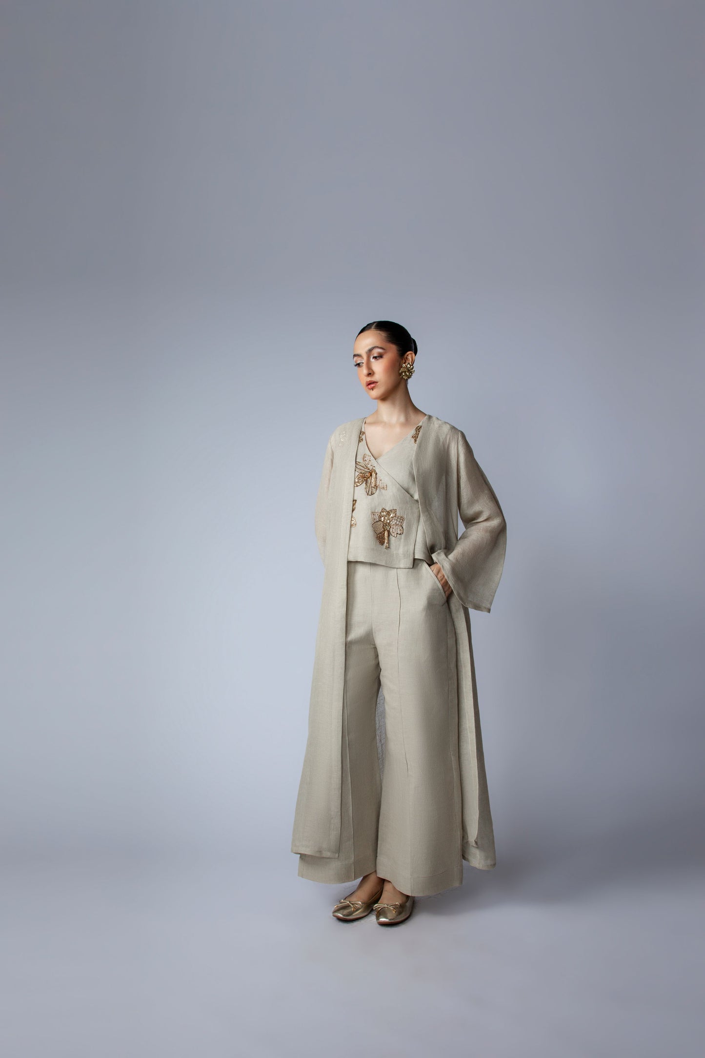 CHILLUMINATED W Shrug Set - Beige